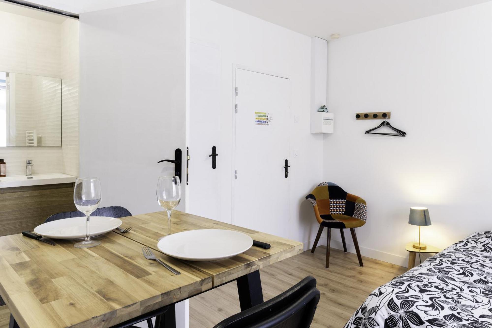 Segre Centre ✰ Studio ✰ 24M² ✰ Cuisne ✰ Wifi ✰ Tout Neuf! Exterior foto